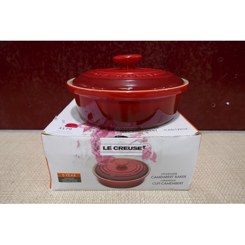 3179 - Le Creuset Camembert baking dish with lid - Colour red  * This lot is subject to vat