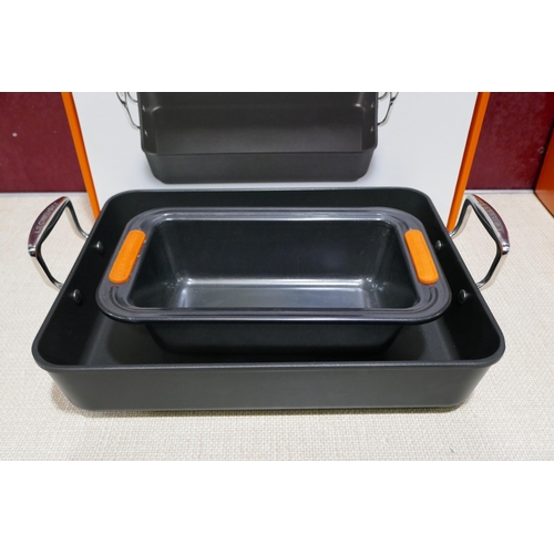 3181 - Le Creuset toughened non-stick rectangular roasting pan (35 x 27cm) and non stick loaf tin   * This ... 
