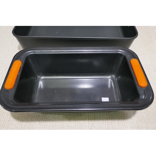 3181 - Le Creuset toughened non-stick rectangular roasting pan (35 x 27cm) and non stick loaf tin   * This ... 
