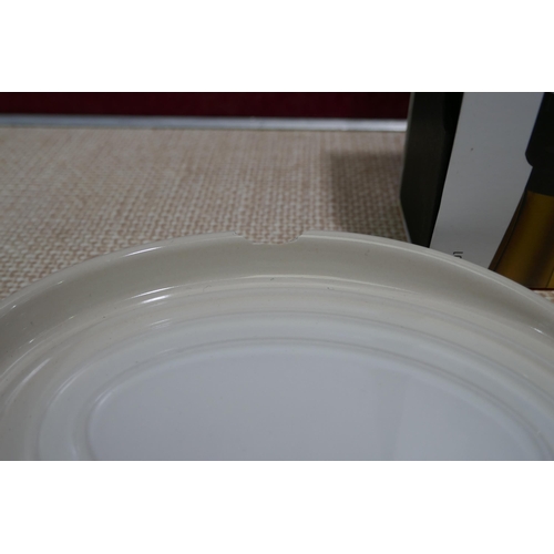 3182 - Le Creuset Sparkling wine stopper, spatula and oval spoon rest- colour - meringue - chipped * This l... 