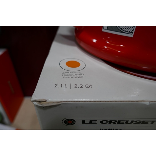 3184 - Le Creuset volcanic coloured iconic kettle - 2.1L * This lot is subject to vat