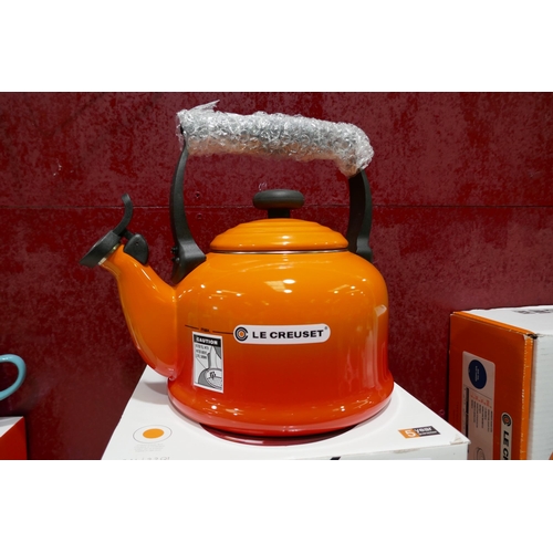 3184 - Le Creuset volcanic coloured iconic kettle - 2.1L * This lot is subject to vat