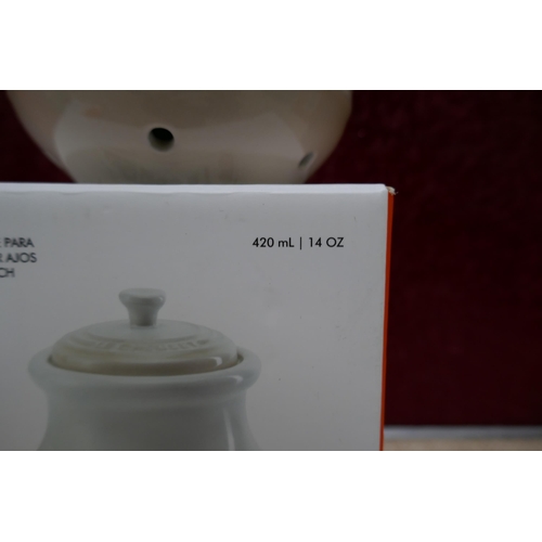 3186 - Le Creuset 420ml garlic keeper - colour meringue * This lot is subject to vat