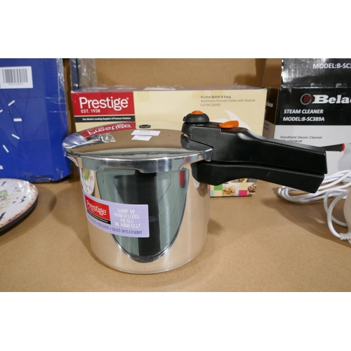 3204 - Prestige 6L aluminium pressure cooker and steamer *This lot is subject to vat