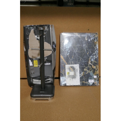 3206 - Tower 'Glitter' kitchen utensil holder and a set of place mats *This lot is subject to vat