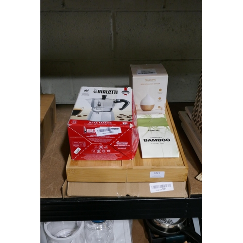 3221 - Assorted homewares incl: cutlery tray, mokka pot & mini Ultrasonic diffuser *This lot is subject to ... 
