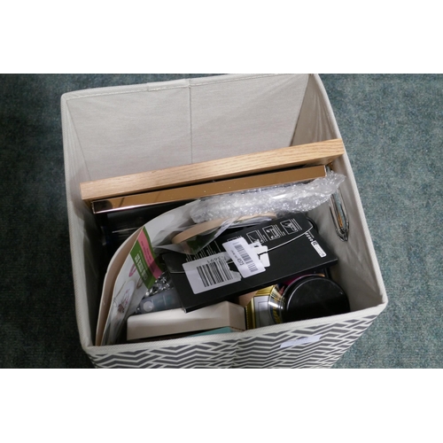 3222 - Assorted homewares incl: photo frames & art supples *This lot is subject to vat