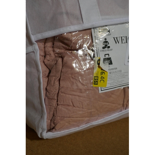 3225 - Pink weighted blanket, 150 x 180cm, 6kg *This lot is subject to vat