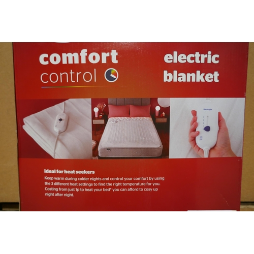 3233 - Silentnight Comfort Control double electric blanket, 120 x 135cm *This lot is subject to vat