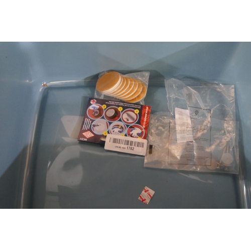 3238 - Assorted household items & outdoor lighting *This lot is subject to vat