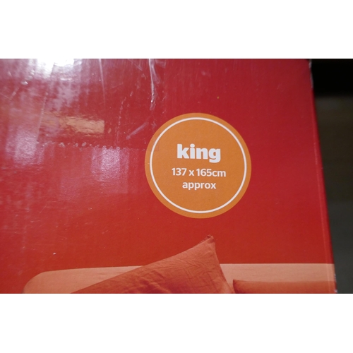 3256 - Silentnight king size Comfort Control electric blanket, 137 x 165cm *This lot is subject to vat