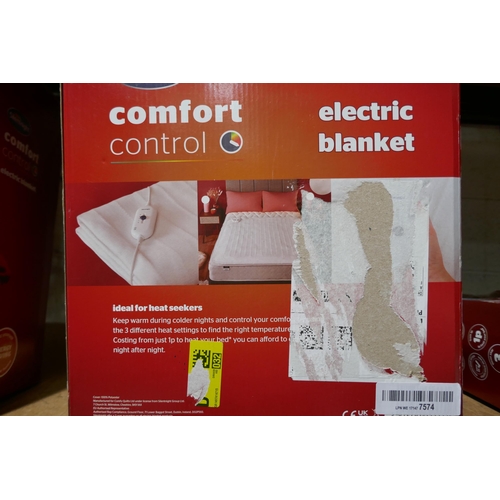 3256 - Silentnight king size Comfort Control electric blanket, 137 x 165cm *This lot is subject to vat