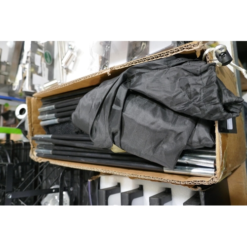 3282 - Garden pond tent *This lot is subject to vat