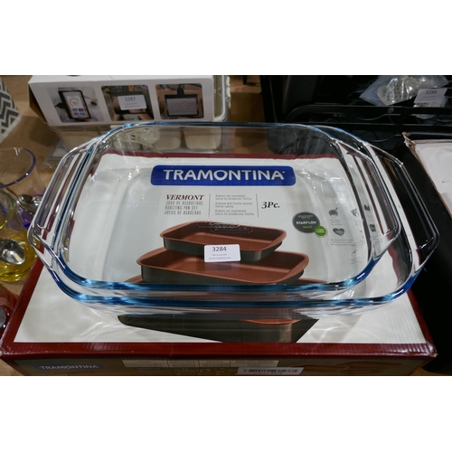 3284 - Tramontina & Pyrex mixed style baking dishes *This lot is subject to vat