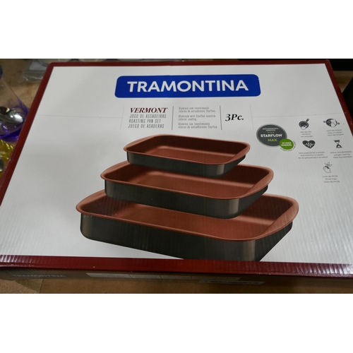 3284 - Tramontina & Pyrex mixed style baking dishes *This lot is subject to vat