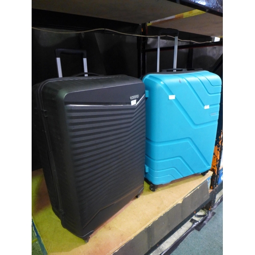 3409 - 2 x American Touriser Jetdriver Large 79cm 4 Wheel Spinner Cases (Damaged) (312-154,256)   * This lo... 