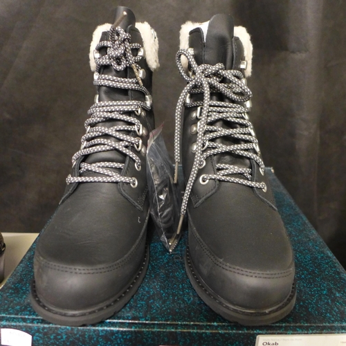 3454 - Emu Australia black waterproof boots with Merino wool lining - Aus size 8/ UK size 6 (RRP £179)