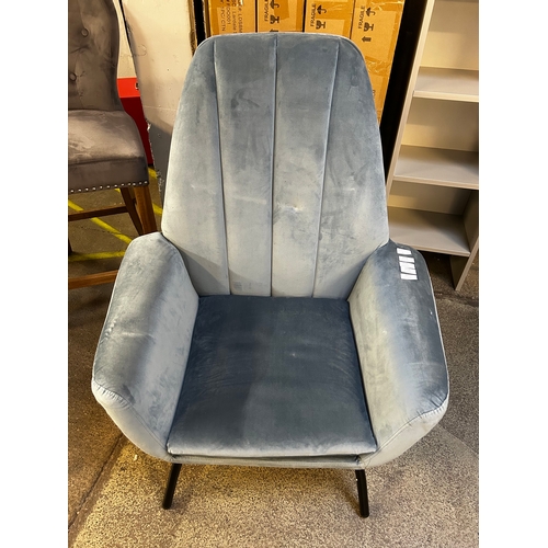 1423 - A Condor aqua velvet upholstered side chair