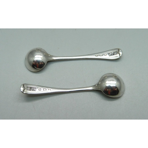 1014 - A pair of silver salts and a pair of silver salt spoons, 65g