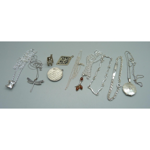 1027 - A collection of silver jewellery including bracelets and necklaces