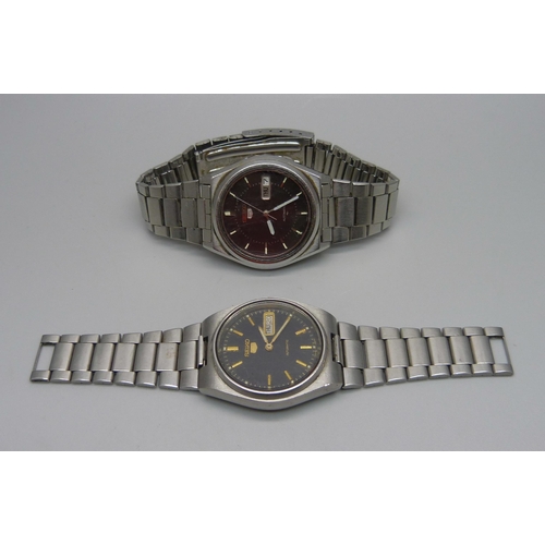 1036 - Two Seiko 5 day/date automatic wristwatches