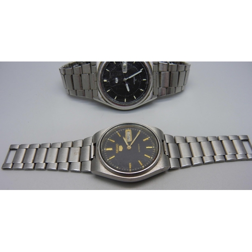 1036 - Two Seiko 5 day/date automatic wristwatches