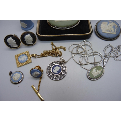 1037 - A collection of Wedgwood Jasperware jewellery, etc.