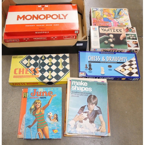 1078 - A collection of vintage annuals, games including Monopoly and chess **PLEASE NOTE THIS LOT IS NOT EL... 