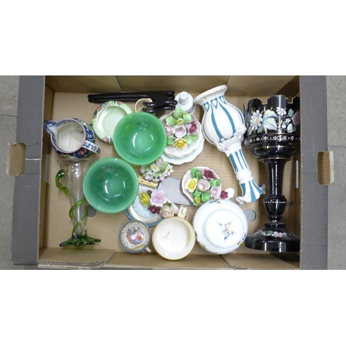 1089 - A box of decorative china and glass **PLEASE NOTE THIS LOT IS NOT ELIGIBLE FOR POSTING AND PACKING**