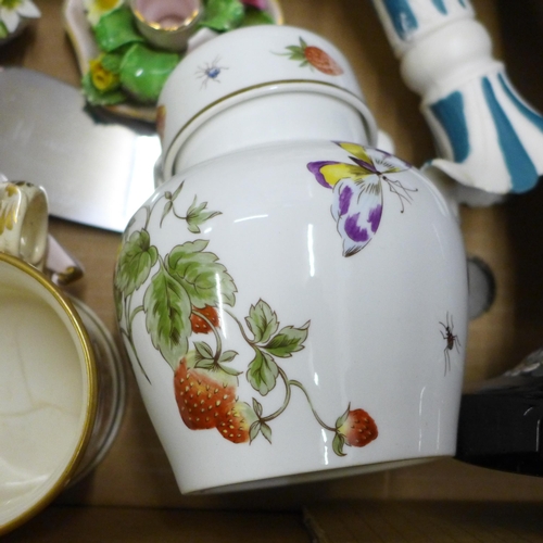 1089 - A box of decorative china and glass **PLEASE NOTE THIS LOT IS NOT ELIGIBLE FOR POSTING AND PACKING**