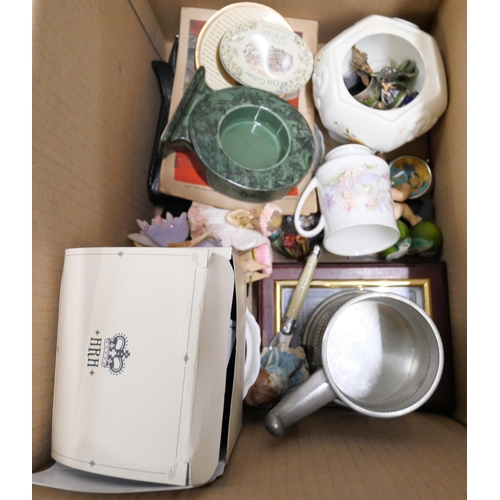 1090 - A box of mixed china, collectors plates, Colclough part dinner service, a box of posy ornaments and ... 