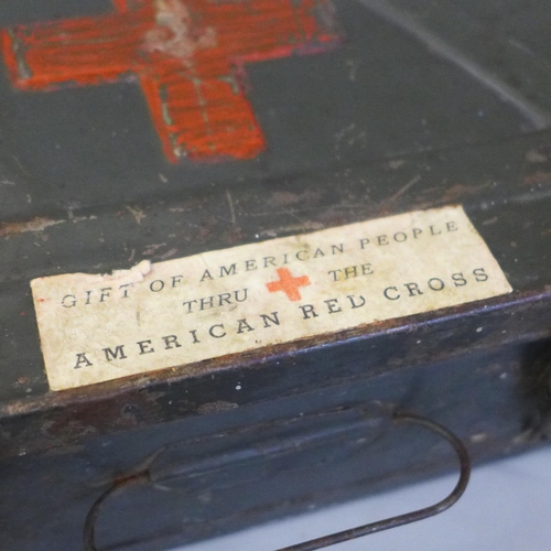 668 - A WWII U.S. Red Cross medical box (no contents)