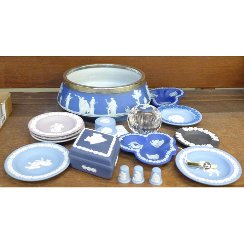 671 - A collection of Wedgwood Jasperware including a bowl with silver plated rim, dishes, box, thimbles, ... 