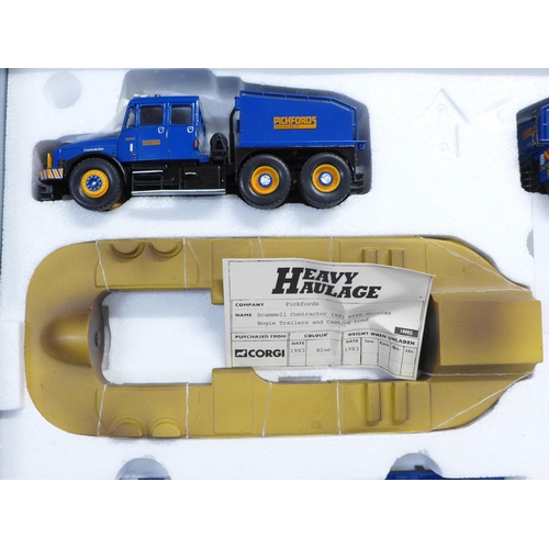 755 - A Corgi Heavy Haulage set, 18002 Pickfords Scammell Contractor, boxed