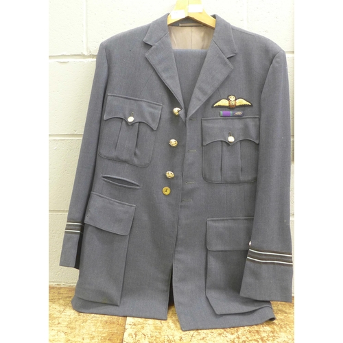 796 - A 1960s RAF flight lieutenant uniform