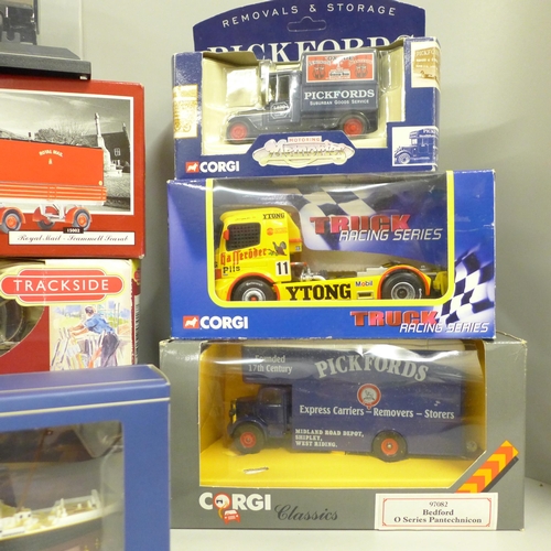 797 - A collection of model vehicles, including Corgi, Pickfords, one EFE, one military, Royal Mail, also ... 