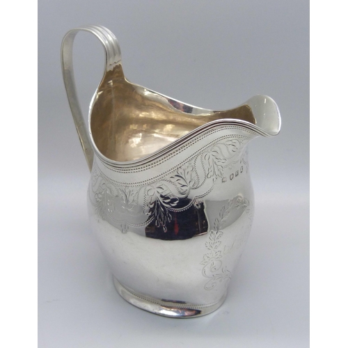 832 - A George III silver jug, London 1805, 111g