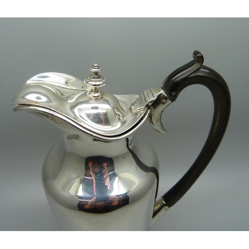 843 - A Victorian silver water jug, London 1893, 291g