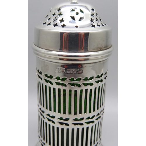 846 - An Edwardian silver shaker with green glass liner, Chester 1909, 67g