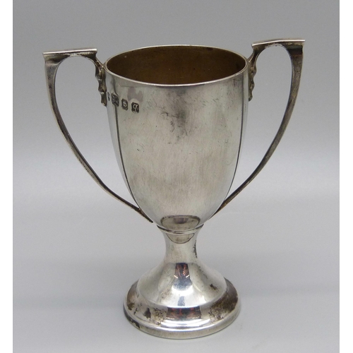 853 - A small silver trophy, London 1971, 53g