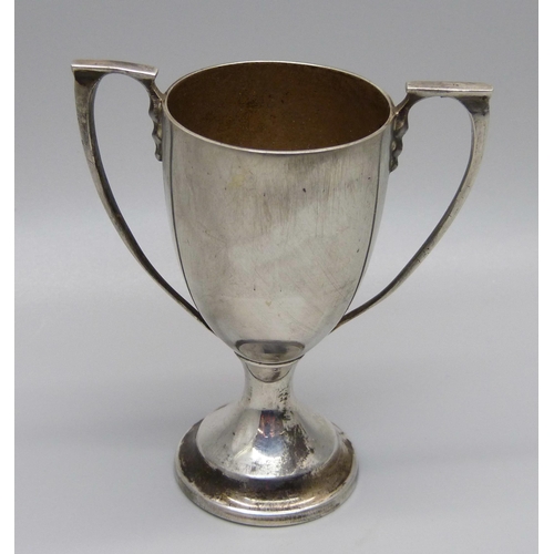 853 - A small silver trophy, London 1971, 53g