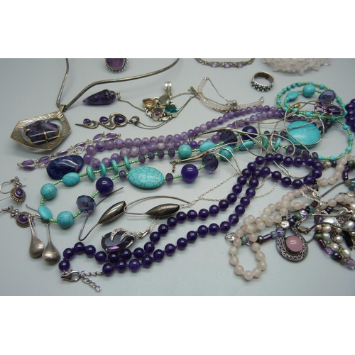 925 - A collection of silver and stone set jewellery