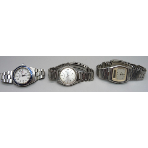 949 - Three Seiko wristwatches; automatic 17 jewels, quartz Sports 100 and one other quartz