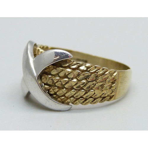 960 - A 9ct gold Italian designer ring, marked Milor, 3.1g, L