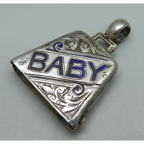 975 - An Edwardian silver Baby rattle pendant, Birmingham 1906, with initials