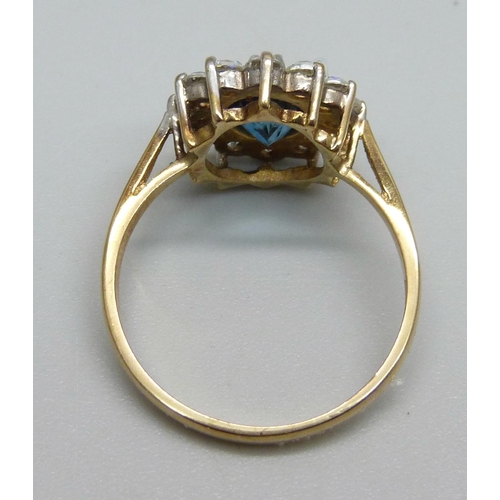 984 - A 9ct gold cluster ring, 2.7g, O