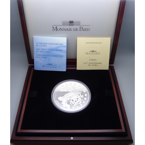 993 - A Monnaie De Paris, The First Anniversary of the Euro, 2003, 1-kilogram sterling silver, proof quali... 