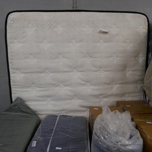 1657 - A King size mattress