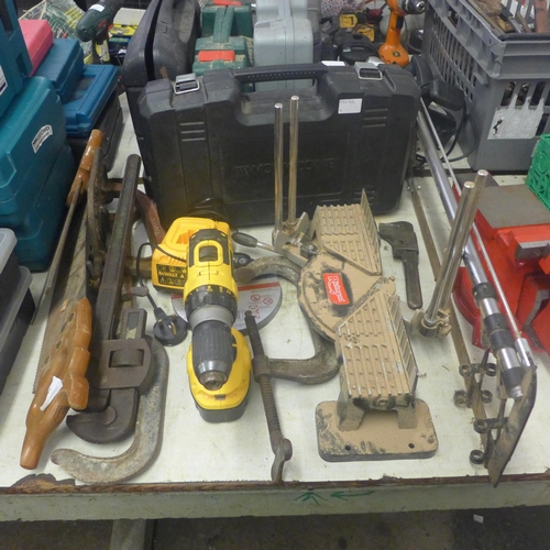 2002 - A quantity of mixed tools and other equipment including 2 saws, a manual mitre saw, a pack of five 1... 