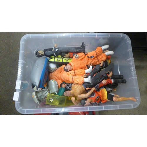 2094 - A collection of current and vintage Action Man toys